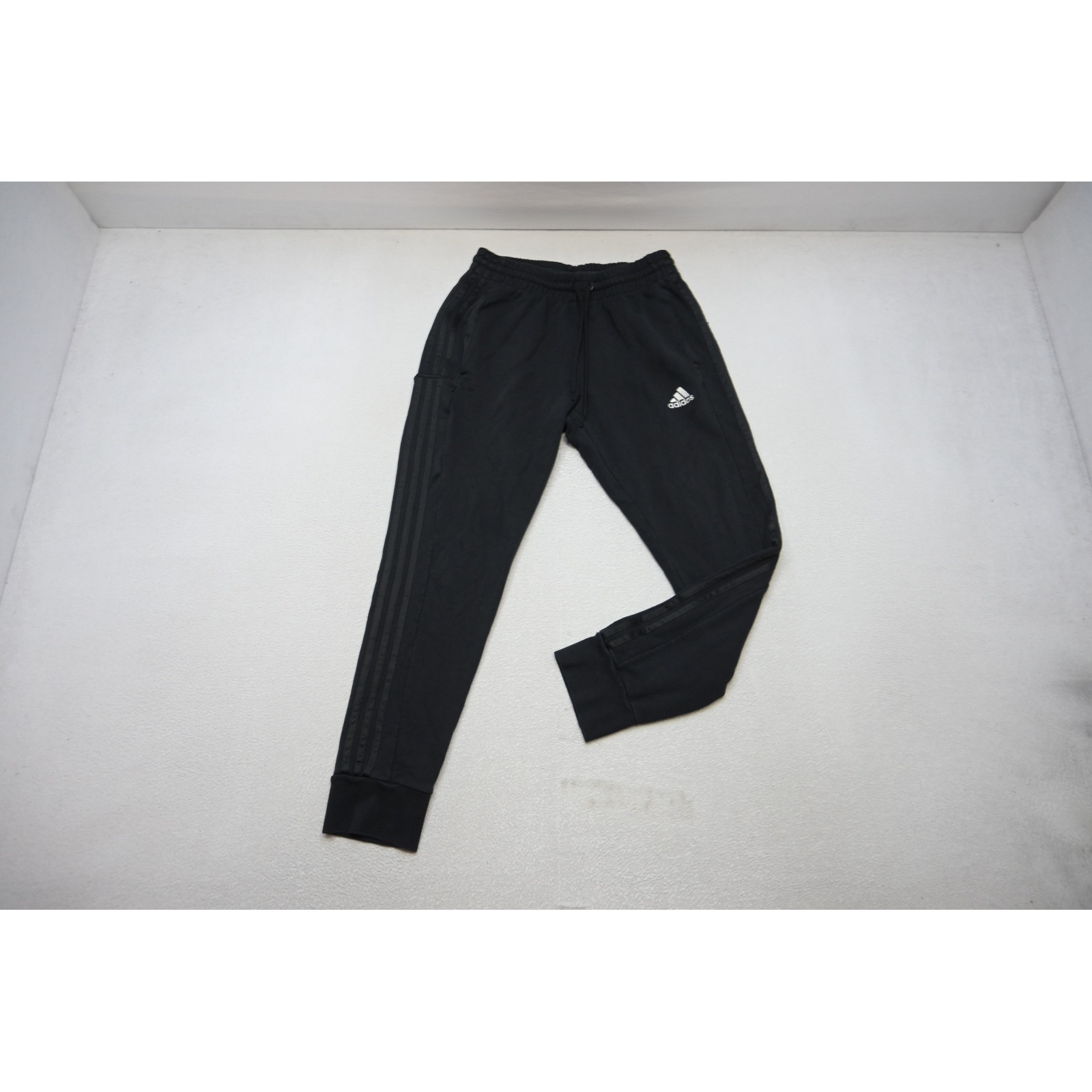 Adidas Joggers Mens Medium Black 3-Stripe Tapered Cuffed Sweatpants Excellent